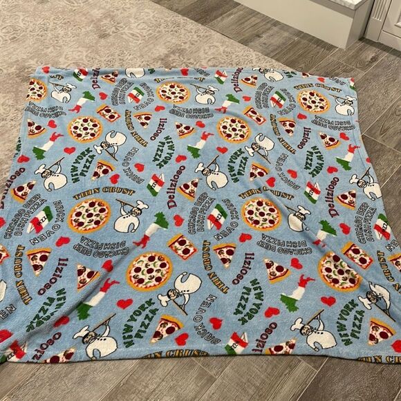 “Pizza” Cozy Throw Blanket - Picture 1 of 1
